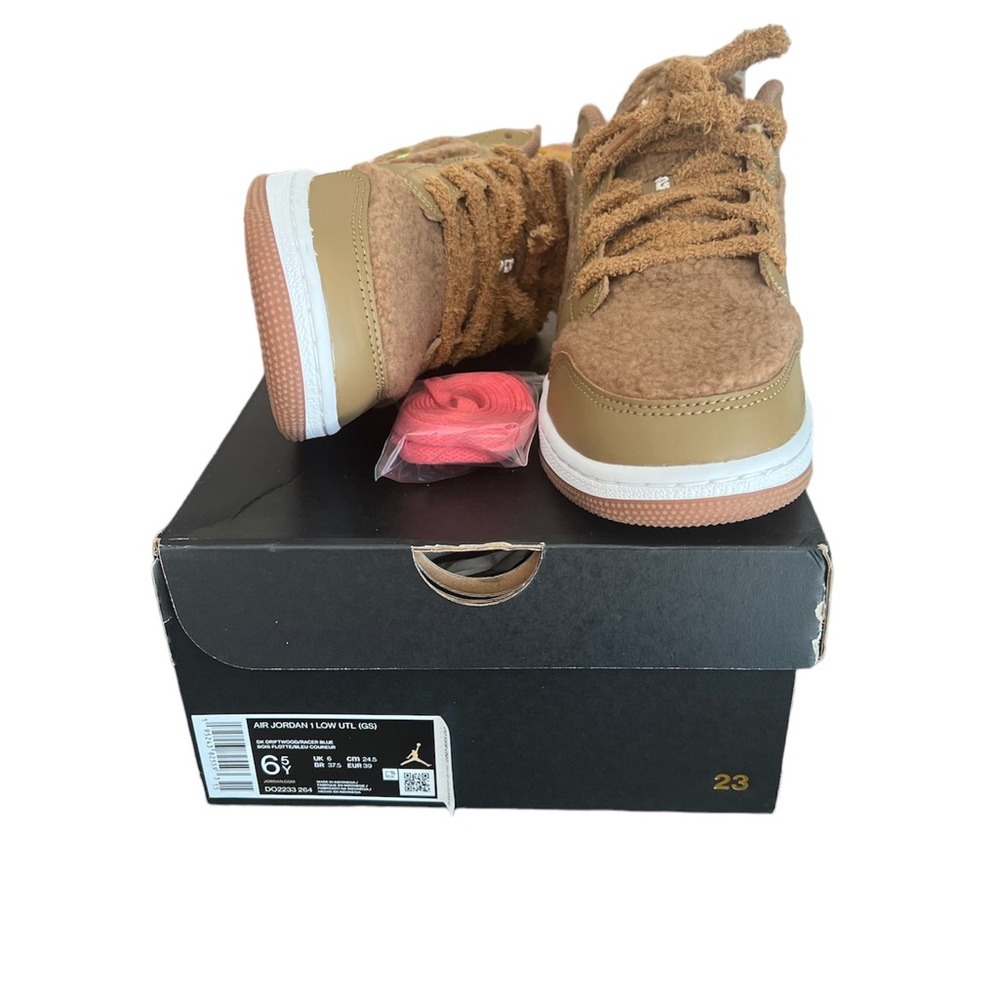 Jordan 1’s worn 1 time Excellent Condition size 6 1/2